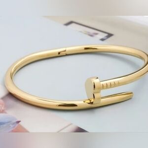 Gold & Heart Nail Design Bracelet